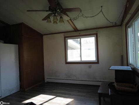 719 3rd Street NE Clarion IA 50525