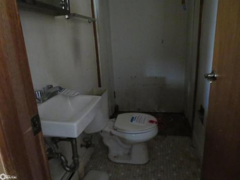 719 3rd Street NE Clarion IA 50525