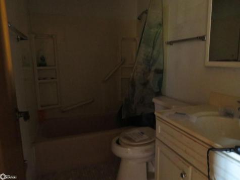 719 3rd Street NE Clarion IA 50525