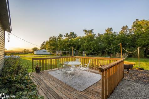 11142 Thrush Avenue Mason City IA 50401