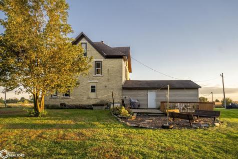 11142 Thrush Avenue Mason City IA 50401