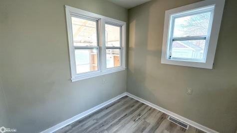 118 25th Street SW Mason City IA 50401