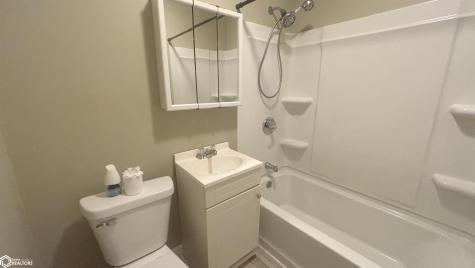 118 25th Street SW Mason City IA 50401