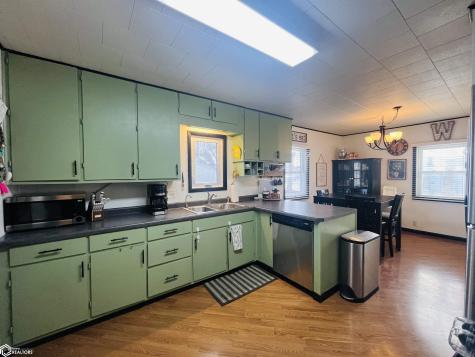 811 1st Avenue N Clear Lake IA 50428