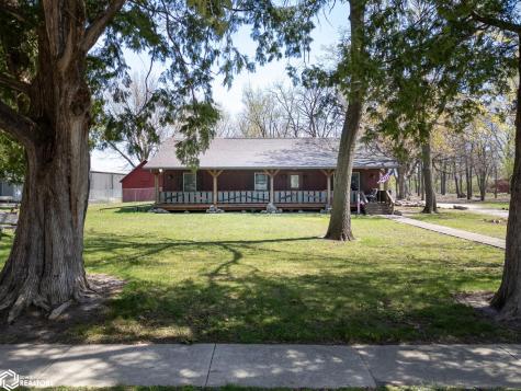 502 S 12th Street Clear Lake IA 50428