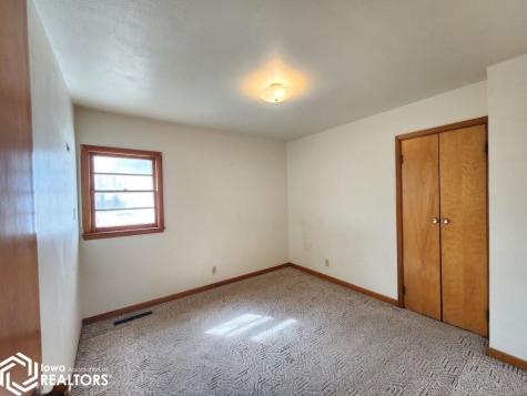 2388 Raven Avenue Sheffield IA 50475