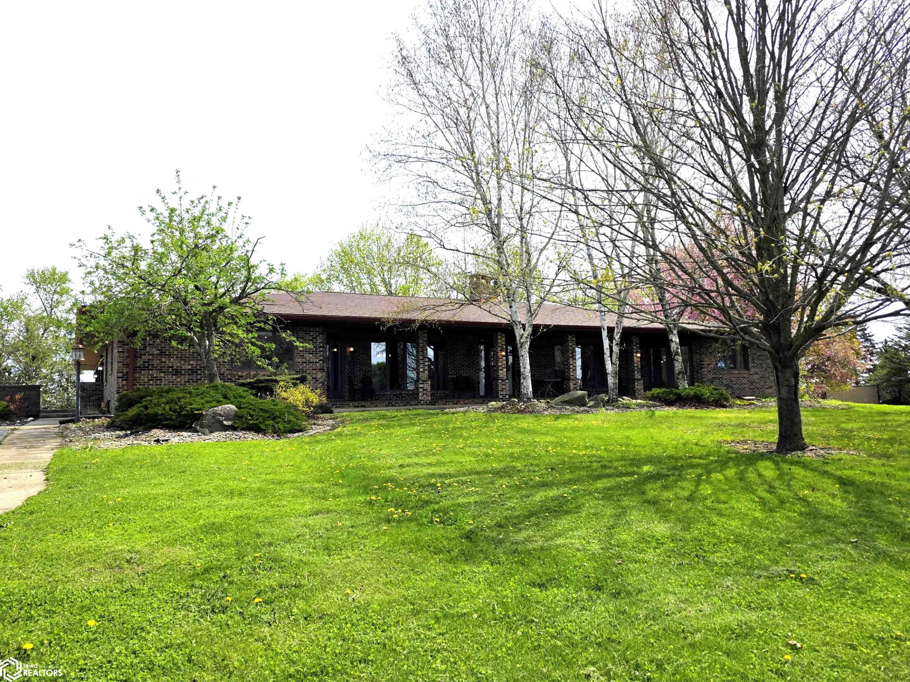 1866 Timber Avenue Charles City IA 50616