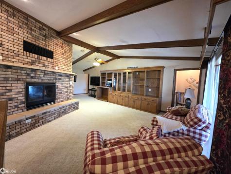 1866 Timber Avenue Charles City IA 50616