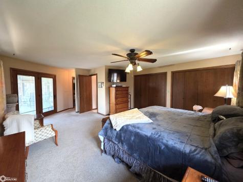 1866 Timber Avenue Charles City IA 50616
