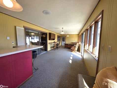 1866 Timber Avenue Charles City IA 50616
