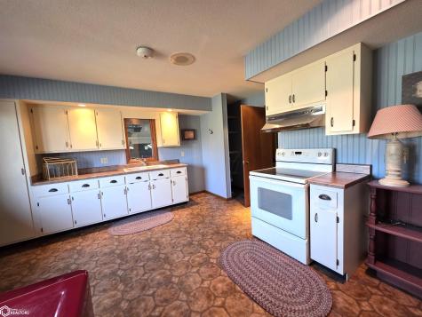1866 Timber Avenue Charles City IA 50616