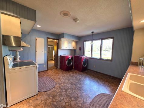 1866 Timber Avenue Charles City IA 50616