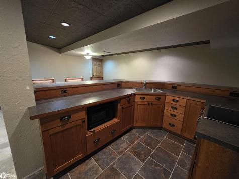 1866 Timber Avenue Charles City IA 50616