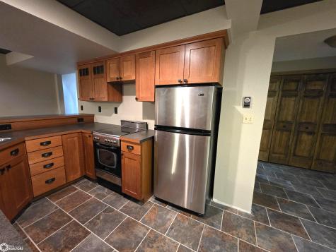1866 Timber Avenue Charles City IA 50616