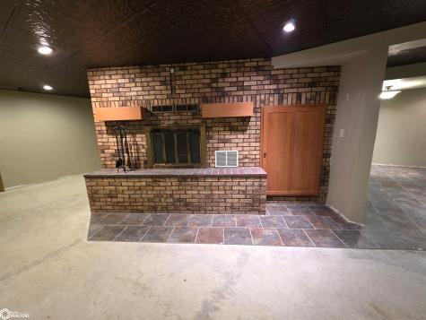 1866 Timber Avenue Charles City IA 50616