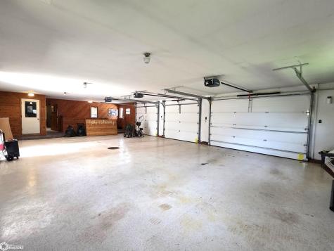 1866 Timber Avenue Charles City IA 50616