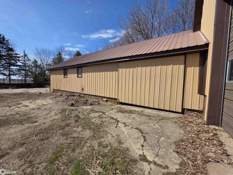1866 Timber Avenue Charles City IA 50616