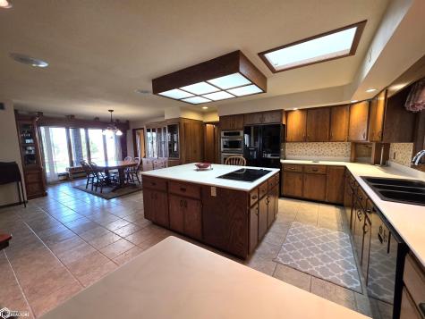 1866 Timber Avenue Charles City IA 50616