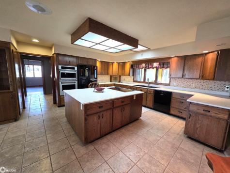 1866 Timber Avenue Charles City IA 50616