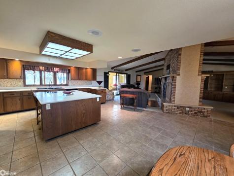 1866 Timber Avenue Charles City IA 50616