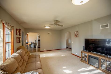 343 Howard Avenue Woden IA 50484