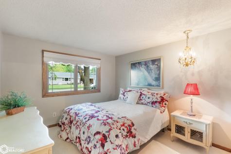 78 Lakeview Drive Mason City IA 50401