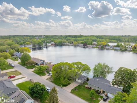 78 Lakeview Drive Mason City IA 50401