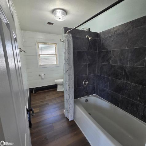 2220 Washington Avenue Iowa Falls IA 50126