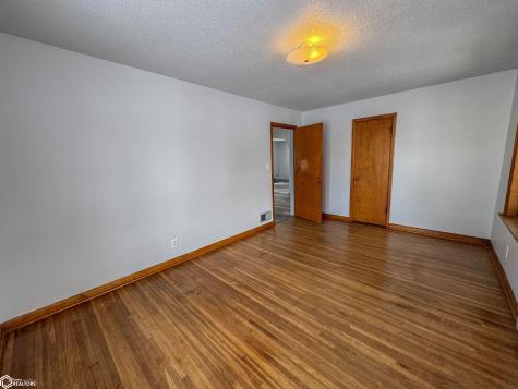 321 1st Street NW Hampton IA 50441