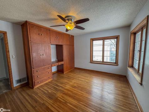 321 1st Street NW Hampton IA 50441