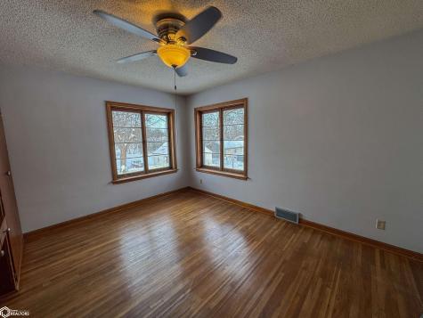 321 1st Street NW Hampton IA 50441