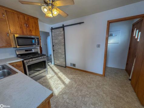 321 1st Street NW Hampton IA 50441