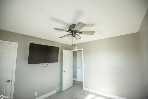 2317 E Spruce Street Algona IA 50511