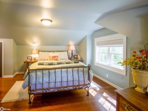 135 E B Street Forest City IA 50436