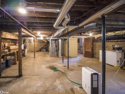 135 E B Street Forest City IA 50436