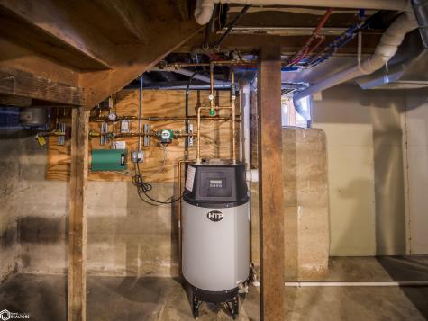 135 E B Street Forest City IA 50436