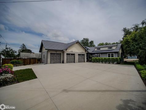 135 E B Street Forest City IA 50436