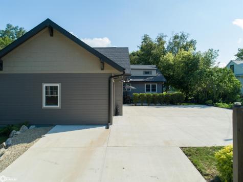 135 E B Street Forest City IA 50436