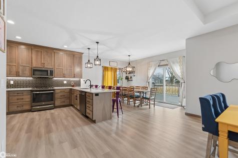305 W 12th Avenue Clear Lake IA 50428