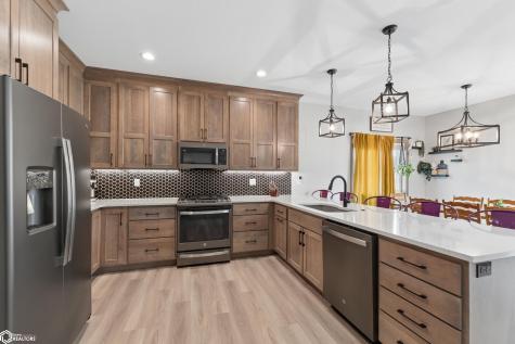 305 W 12th Avenue Clear Lake IA 50428