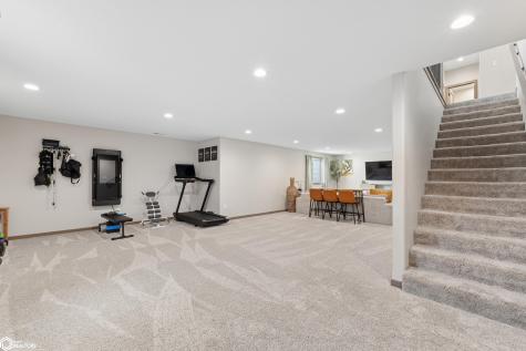305 W 12th Avenue Clear Lake IA 50428