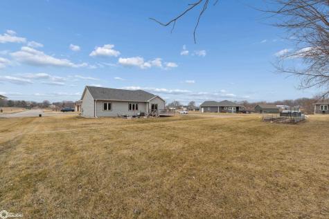 305 W 12th Avenue Clear Lake IA 50428