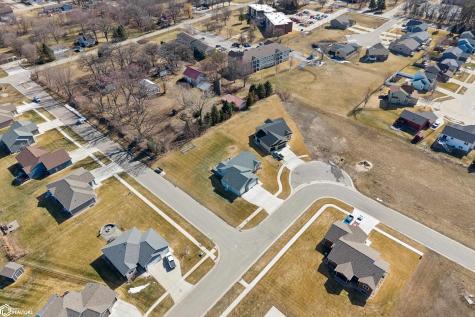 305 W 12th Avenue Clear Lake IA 50428