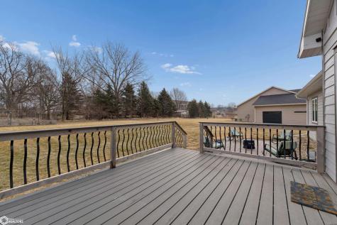 305 W 12th Avenue Clear Lake IA 50428