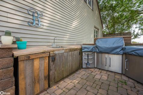 2129 210th Street Rockford IA 50468