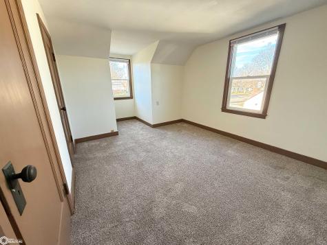 315 S Reynolds Street Latimer IA 50452