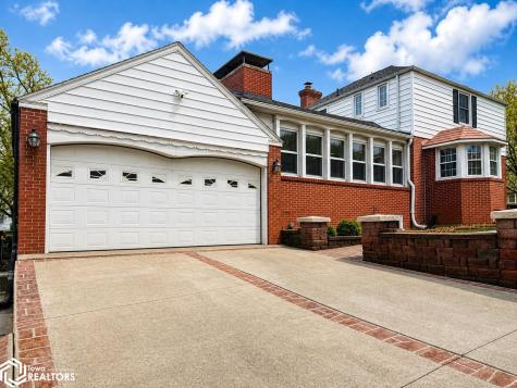 505 S 4th Street S Forest City IA 50436