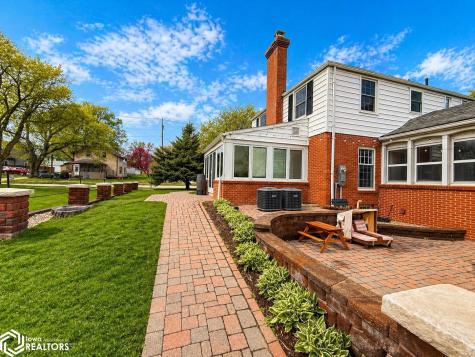 505 S 4th Street S Forest City IA 50436