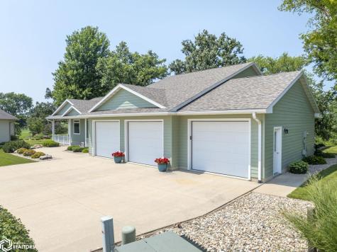 206 Brickyard Court Sheffield IA 50475
