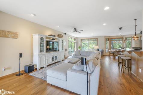 206 Brickyard Court Sheffield IA 50475